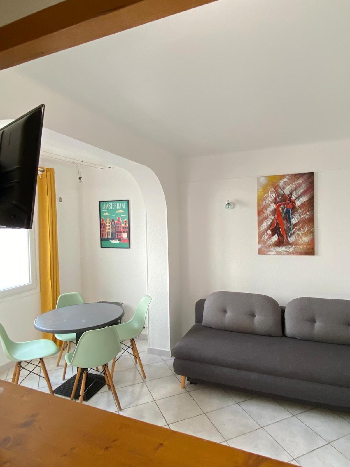 Rdc Proche De La Apartment